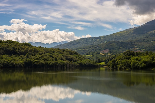 Lago alpino