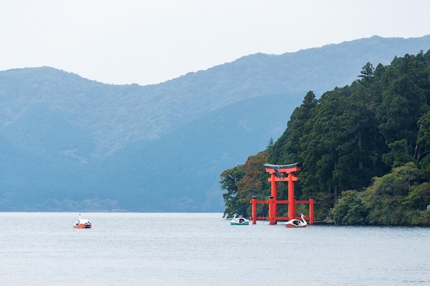 Lago Ashinoko en Hakone de Japón