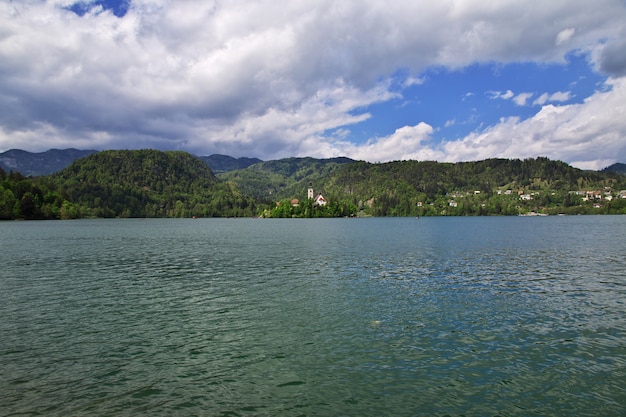 Lago Bled en los Alpes de Eslovenia