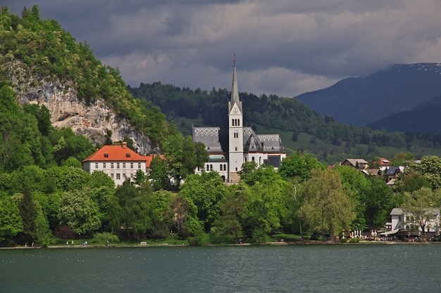 Lago Bled en los Alpes de Eslovenia