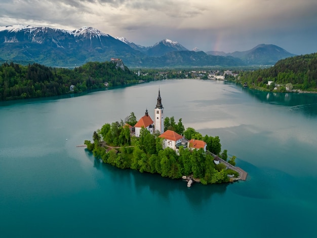 Lago Bled con iglesia en pequeña isla