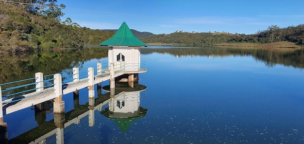 El lago con brillo