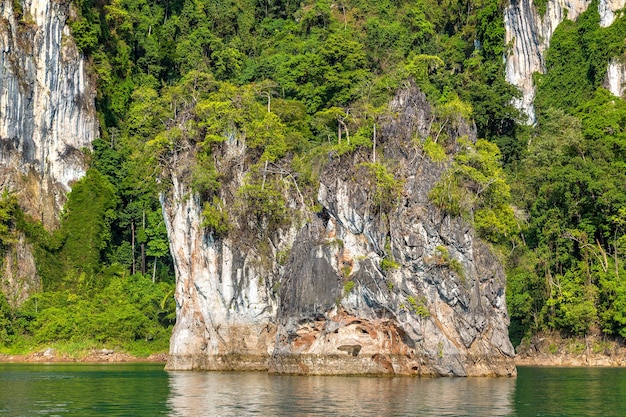 Lago Cheow Lan, Parque Nacional Khao Sok na Tailândia