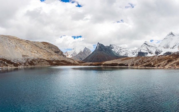 Lago cinco cores no parque nacional de Doacheng Yading, Sichuan, China. Última Shangri-la