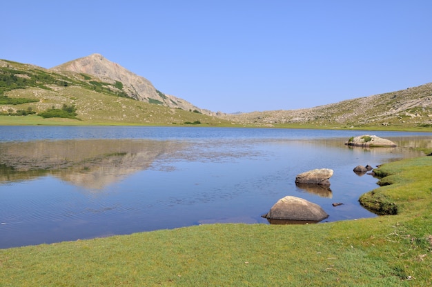 Lago en Córcega (Nino)