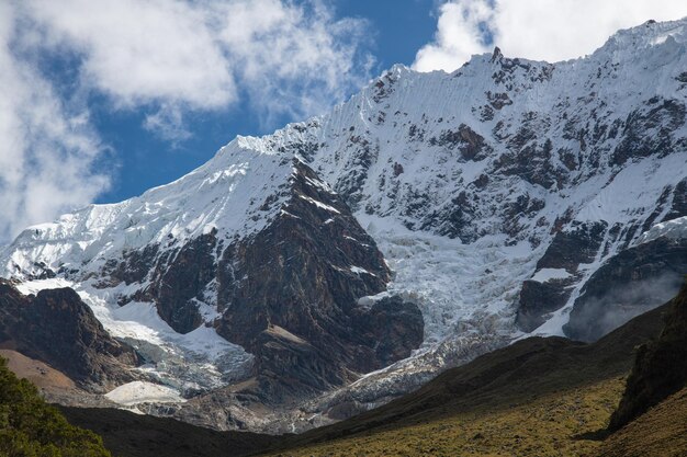 Lago das montanhas de Humantay