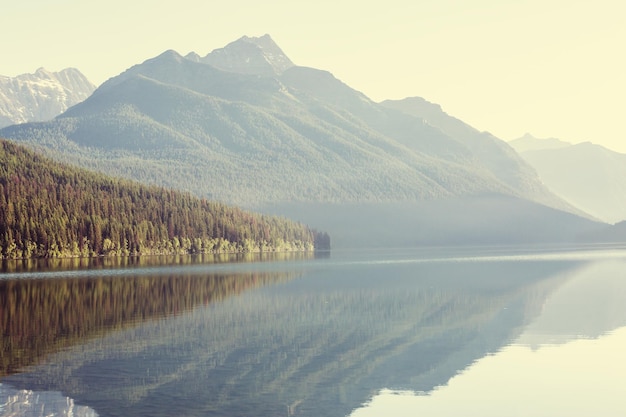 Lago das montanhas