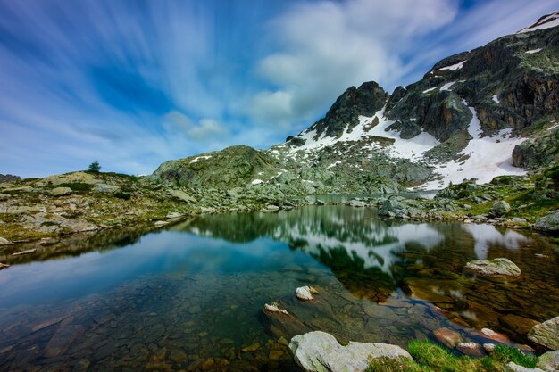 Lago de Cabianca no alto Vale de Brembana, Itália