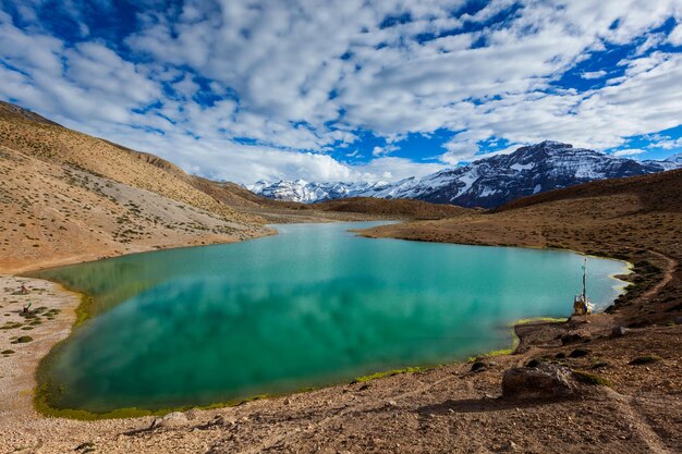 Lago Dhankar no Himalaia