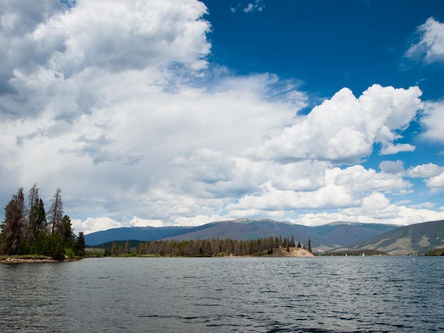 Lago Dillon en verano.