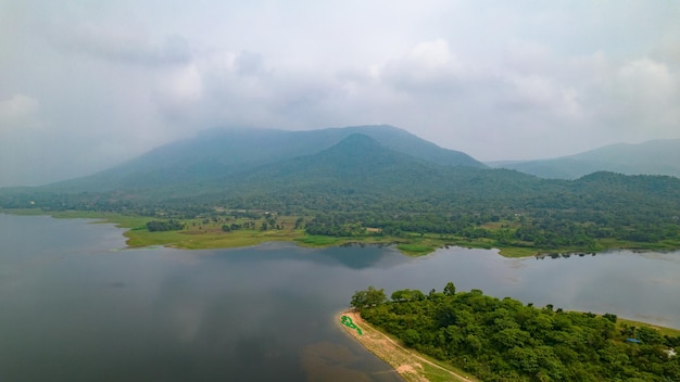 Lago Dimna localizado em Jamshedpur Jharkhand Índia