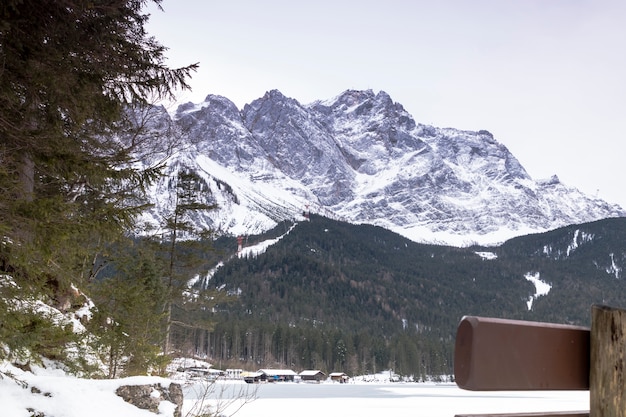 Lago Eibsee en invierno