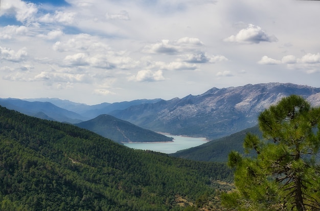 Lago en hornos del segura, jaén