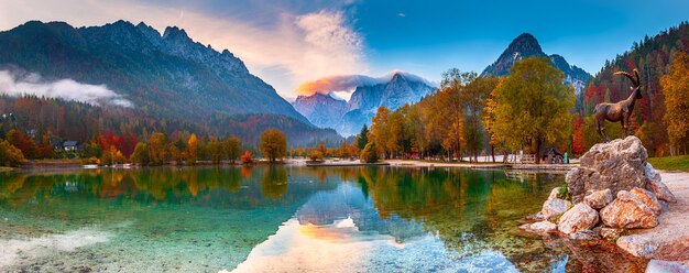 El lago Jasna, Eslovenia