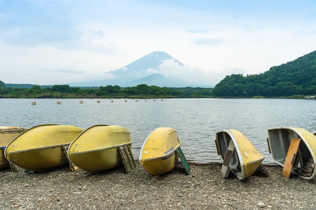 Lago Kawaguchi e montanha Foji no Japão