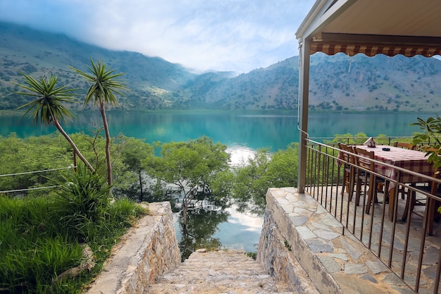 Lago Kournas na ilha de Creta