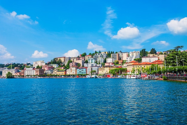 Lago Lugano e cidade Suíça