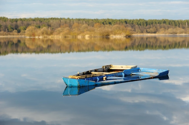 lago en marzo