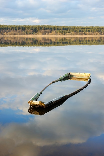 lago en marzo