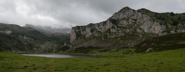 Lago de la Montaña