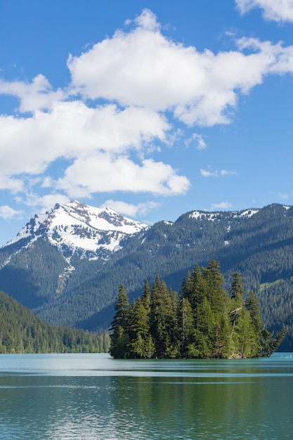 Lago de las montañas