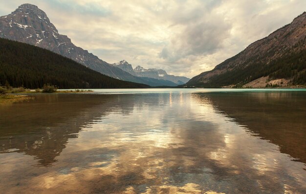 Lago no Canadá