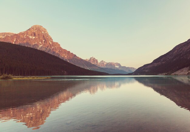 Lago no Canadá