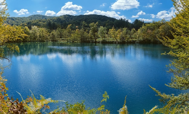 Lago no Parque Nacional de Plitvice, Croácia