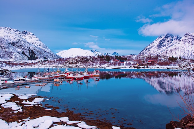 Lago de Noruega de invierno