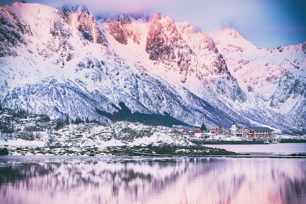 Lago de Noruega de invierno