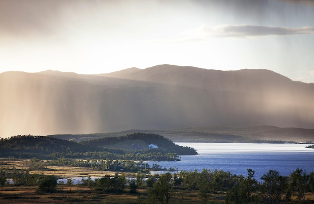 Lago en Noruega