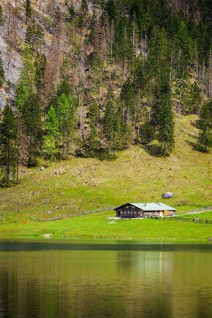 Lago Obersee. Baviera, Alemania