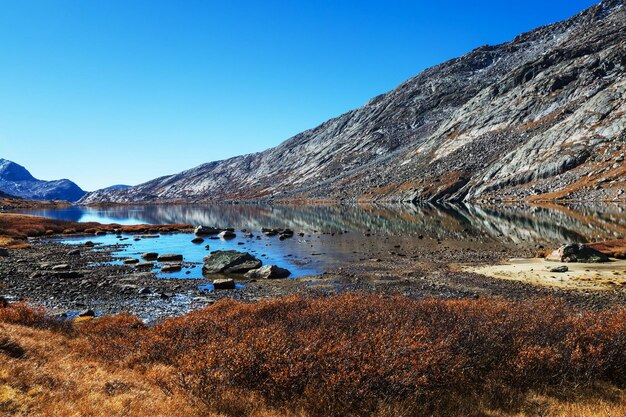 El lago de otoño