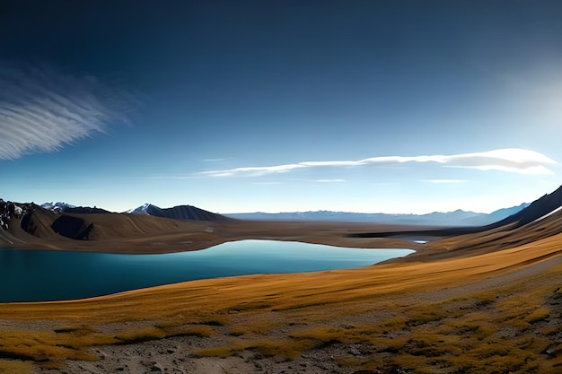 Lago de paisaje de montaña y gran panorama