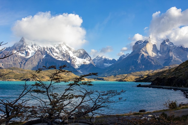 Lago pehoe no parque nacional chileno torres del paine na patagônia