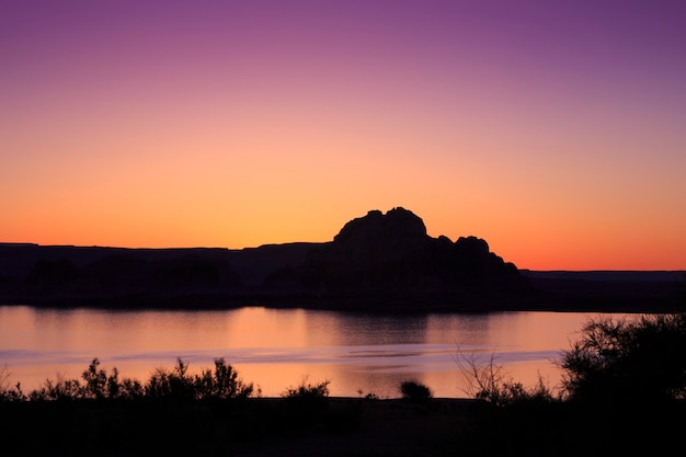 Foto lago powell sunrise silueta