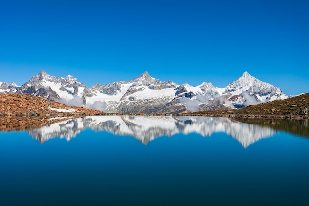 Lago Riffelsee e Matterhorn Suíça