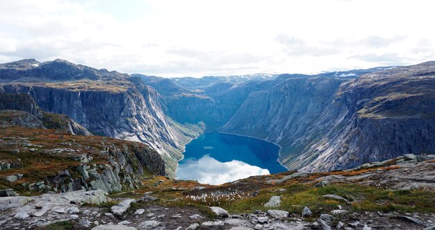 Lago Ringedalsvatnet en Odda, Noruega