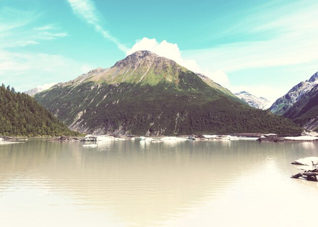 Lago Serenity en la tundra de Alaska