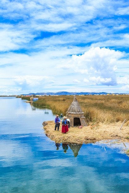 Lago Titicaca cerca de Puno Perú