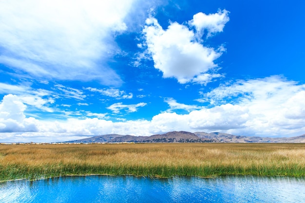 Foto lago titicaca cerca de puno perú