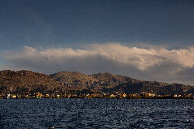 El lago Titicaca es el lago más grande de América del Sur y el lago navegable más alto del mundo.