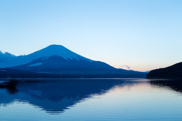 Lago Yamanaka e montanha Fuji