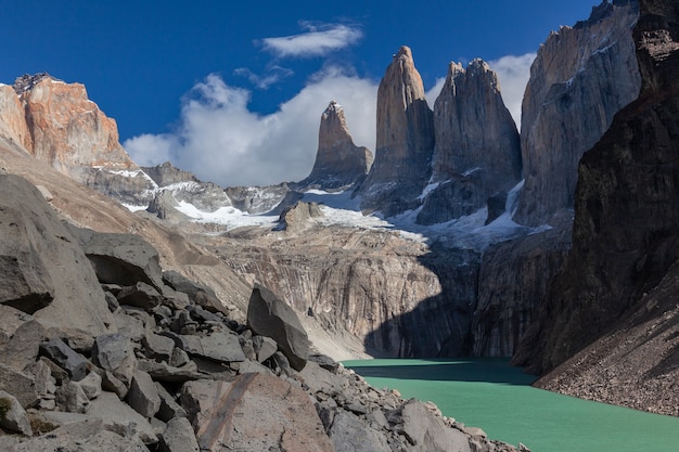 Lagoa da geleira no parque nacional torres del paine