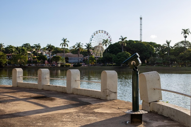 Lagoa da Pampulha en Belo Horizonte con vistas a la capilla de Sao Francisco de Assis y el Parque Guanabara Minas Gerais Brasil famoso lugar turístico