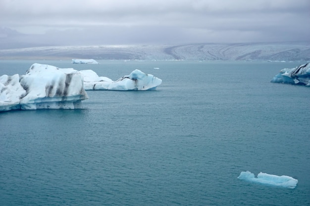 Lagoa glacial jokulsarlon na islândia