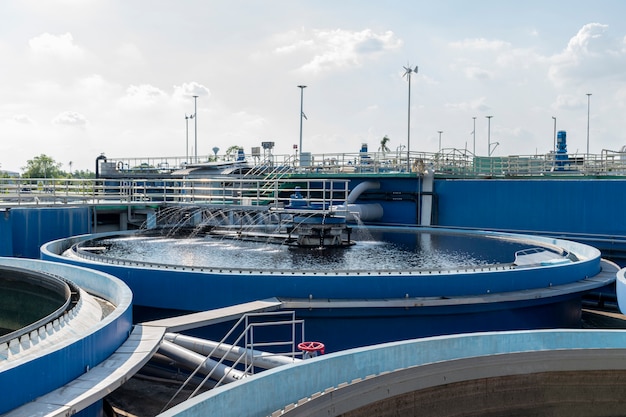 Foto lagoas de tratamento de águas residuais de plantas industriais