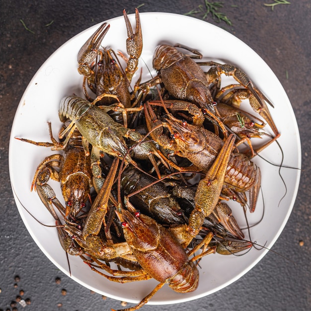 lagosta, frutos do mar frescos prontos para cozinhar lanche de refeição de produto cru na mesa cópia espaço fundo de alimentos