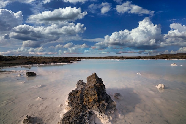 Laguna azul en el suroeste de Islandia