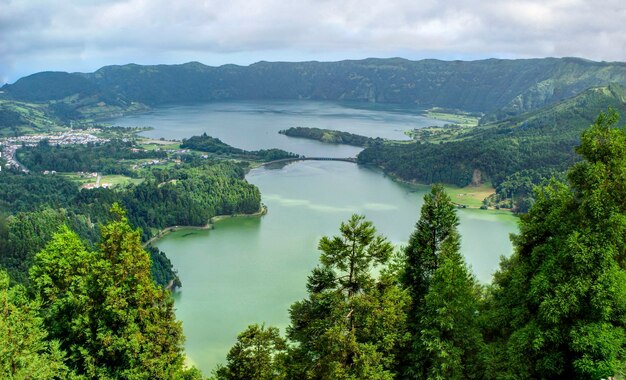 Laguna de Sete Cidades en la isla de Sao Miguel en las Azores